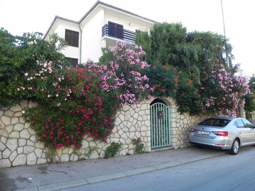 Apartments Katalenic Selce Exterior foto